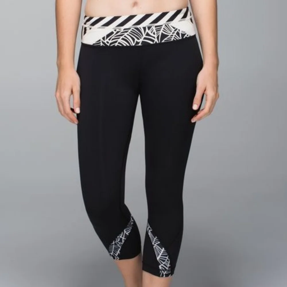 Lululemon Athletica Black and‎ White Patterned Capris